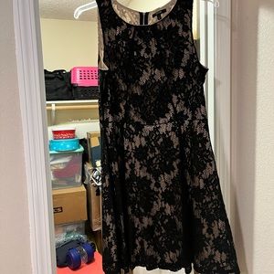 Lace dress in black with champagne underlay